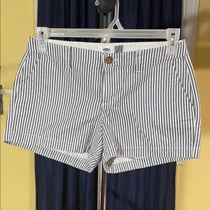 Old Navy Navy and White Striped Women's Shorts Zise 4